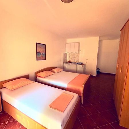 Guesthouse Mb Knezevic Budva Eksteriør billede
