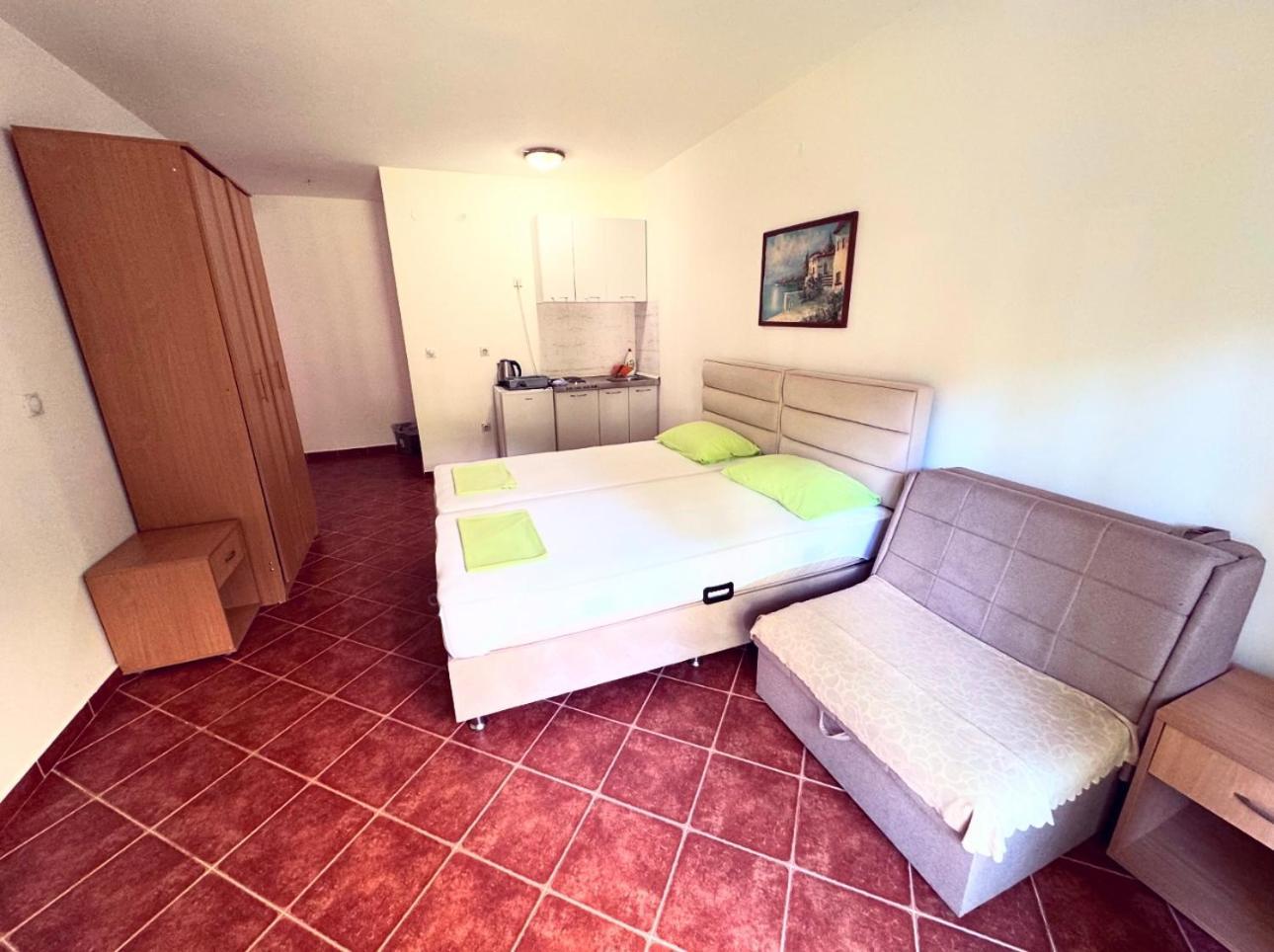 Guesthouse Mb Knezevic Budva Eksteriør billede