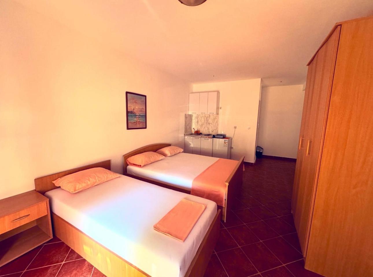 Guesthouse Mb Knezevic Budva Eksteriør billede