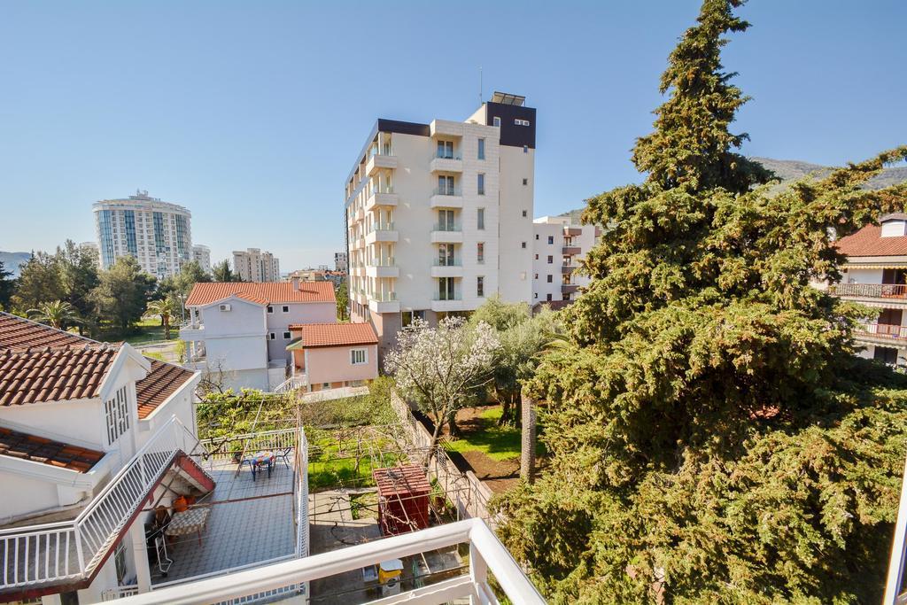 Guesthouse Mb Knezevic Budva Eksteriør billede